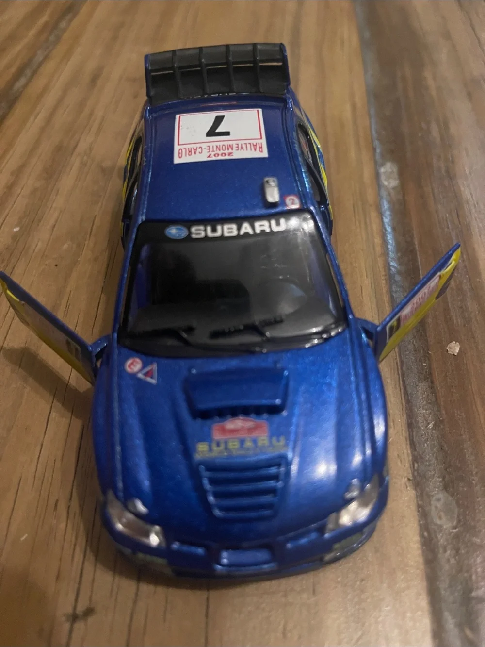 1:36 del Subaru Impreza WRC (Rallye Monte-Carlo #7) Kinsmart.pull back